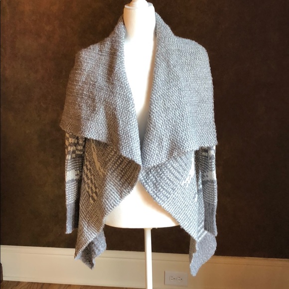Woven Heart Gray and White Open  Cardigan Sweater - Picture 1 of 5